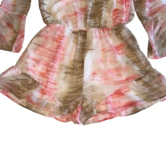 NWT‎ Andree by Unit Tie Dye Romper Cold Shoulder Bell Sleeve Ruffle Hem Sz Lg - Picture 11 of 16